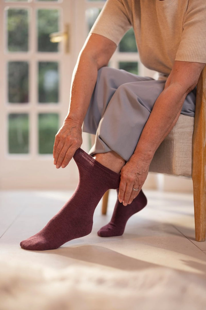 IOMI FOOTNURSE 3Pk Gentle Grip Diabetic Socks-Womens 4-8