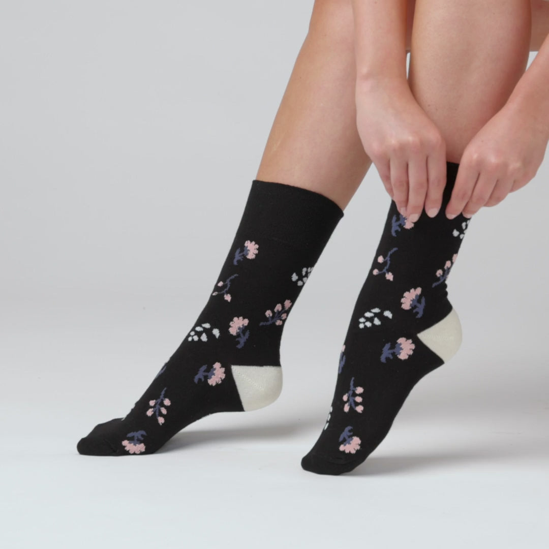 GENTLE GRIP 3Pk  Crew Socks- Floral - Womens 4-8