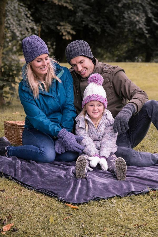 HEAT HOLDERS Outdoor Blanket with Waterproof Backing